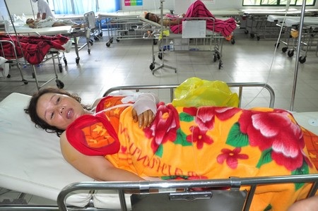 Bà Lê Thị Thủy đang điều trị tại Khoa Hồi sức sau mổ Bệnh viện Đa khoa Đà Nẵng