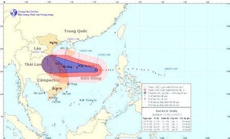 Vị trí hướng đi của bão số 11 được cập nhật sáng 13/10. Ảnh: TTDBKTTVTW