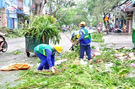 Công nhân sẽ làm việc 3 ca để dọn vệ sinh 