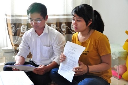 Hai trong số các nạn nhân bị Quang lừa bán nhà chung cư số 2 Nguyễn Tri Phương