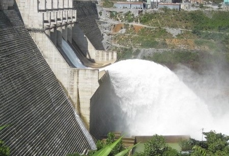 Thủy điện Sông Tranh 2 đang xả lũ với lưu lượng khoảng 2.700m3/s