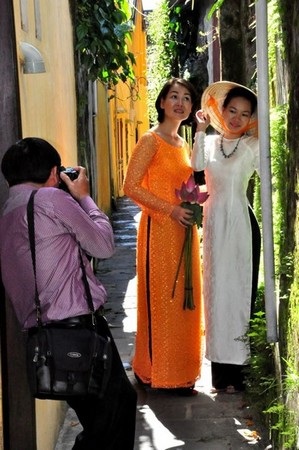 Những con hẻm ở Hội An cũng là nơi các tay máy nghiệp dư lẫn chuyên nghiệp trổ tài