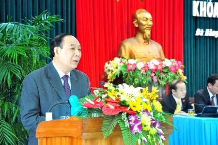 Giám đốc Sở Y tế Đà Nẵng - ông Phạm Hùng Chiến trả lời đại biểu về vấn đề của ngành y tế