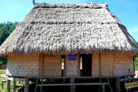 Gươl to nhất đứng giữa làng