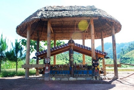 Ngôi nhà mồ được phục dựng