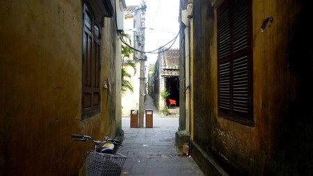 Bất cứ con phố cổ nào ở Hội An cũng đều có hẻm thông với nhau