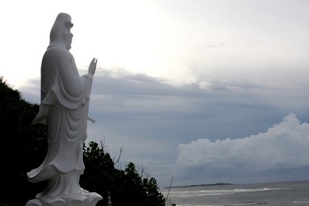 Một tượng phật khác ở Chùa Hang