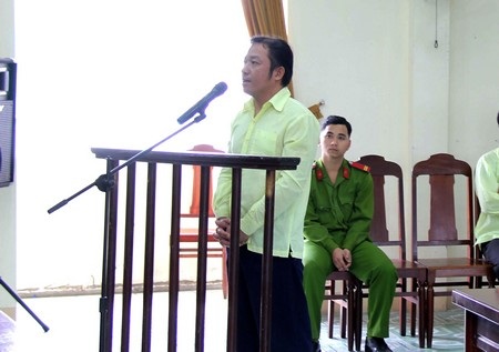 “Nổ” quen lãnh đạo, lừa “chạy” chung cư cho người nghèo - 1 Bị cáo Huỳnh Đức Lâm tại phiên tòa ngày 12/1