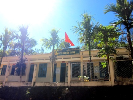 Trạm xá “không biên giới” - 1 Trụ sở trạm xá quân dân y kết hợp xã AXan