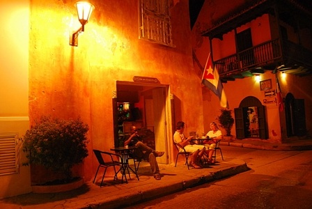 Tường thành dài 11km bao quanh phố cổ