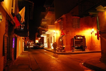 Một góc phố cổ Cartagena về đêm