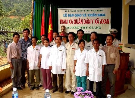 Trạm xá “không biên giới” - 3 Đội ngũ y bác sỹ của trạm xá trong ngày đầu tiếp nhận trạm