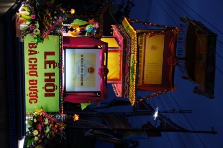 Mỗi năm, dân làng tổ chức lễ hội nhằm tri ân đến Bà