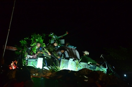 Chủ đề chiến thắng Điện Biên Phủ cũng được người dân đưa vào lễ hội