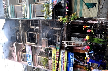 Đến khoảng hơn 9h, vụ cháy cơ bản được dập tắt