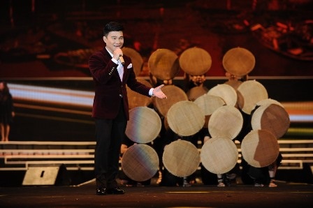 Quang Linh với bài “Ngày xưa lên 5 lên 3”