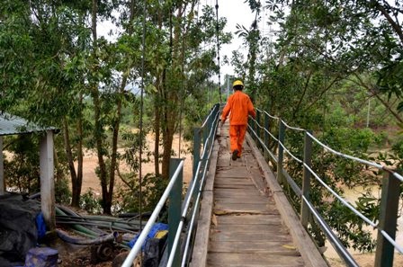 Nguy hiểm cho người đi bộ lẫn đi xe