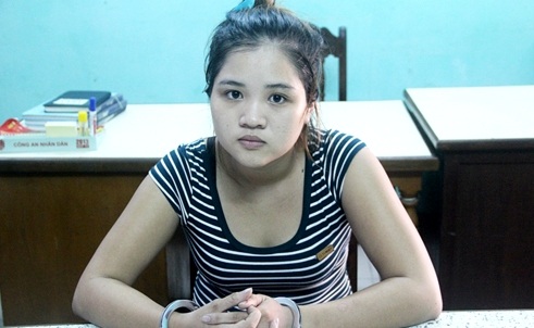 Nguyễn Thị Thúy Linh lúc bị bắt tại cơ quan công an