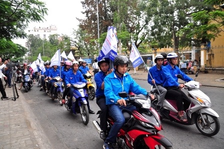 Diễu hành tuyên truyền về an toàn giao thông.