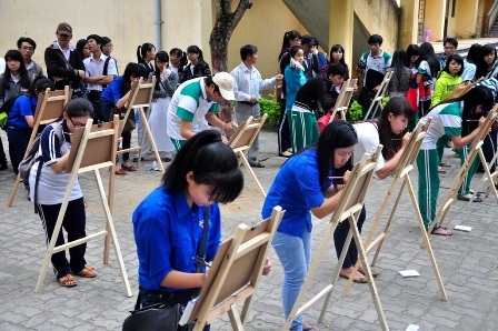 Thi vẽ về chủ đề an toàn giao thông