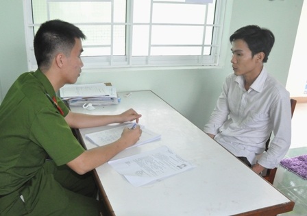 Bắt con nghiện trốn trại giam, thay tên đổi họ - 1 Đối tượng Phạm Viết Mạnh tại cơ quan công an