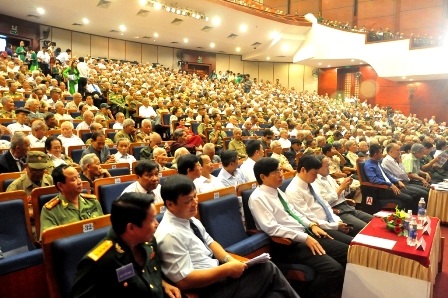 Hơn 1.200 cựu binh kháng chiến chống Pháp và cựu binh chiến trường Điện Biên Phủ tại buổi gặp mặt