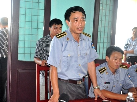 Ông Đoàn Thanh Lâm – đại diện lực lượng Kiểm ngư báo cáo với Bộ trưởng Nguyễn Thị Kim Tiến