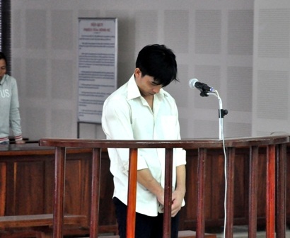 Bị cáo Lê Văn Thống tại phiên tòa ngày 16/5