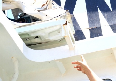 Máy điều hòa đặt bên ngoài tàu KN 766 bị tàu Trung Quốc đâm hỏng