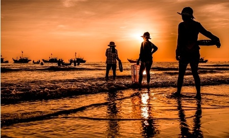Triển lãm ảnh biển đảo quê hương - 11 Vụ cá về trên biển Đông