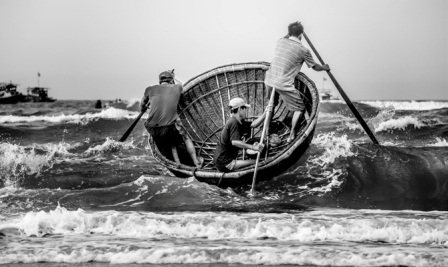 Triển lãm ảnh biển đảo quê hương - 12 Vươn khơi