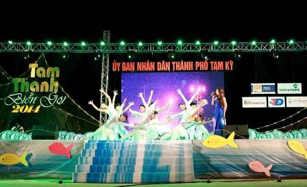 Khai mạc tuần du lịch biển Tam Thanh - 3 Chương trình nghệ thuật được hàng trăm ca sĩ, diễn viên quần chúng tham gia