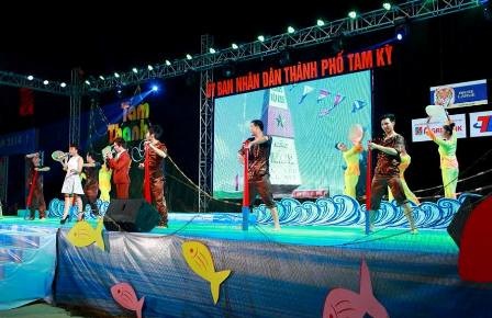 Khai mạc tuần du lịch biển Tam Thanh - 4 Chương trình nghệ thuật được hàng trăm ca sĩ, diễn viên quần chúng tham gia