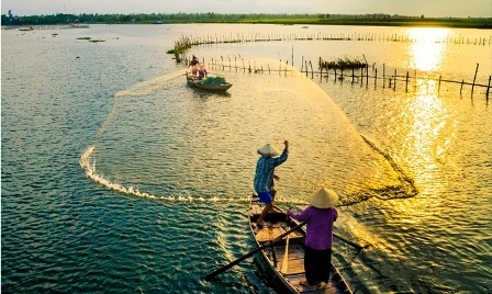 Triển lãm ảnh biển đảo quê hương - 10 Vũ khúc sông
