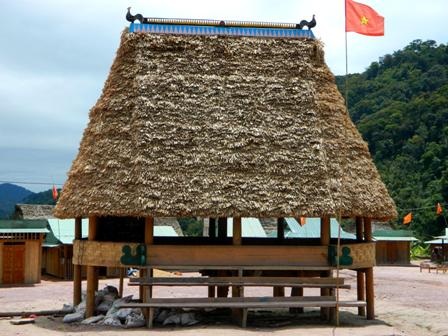 Gươl thôn Apát, xã Avương vừa hoàn thành xong