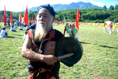 Tái hiện không gian văn hóa, nghệ thuật đặc sắc của đồng bào dân tộc - 8 Các tiết mục biểu diễn của các đoàn tham gia ngày hội