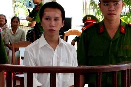 Tử hình kẻ dùng xăng thiêu sống người yêu - 1 Bị cáo Trần Trọng Phú tại phiên tòa sáng 5/7