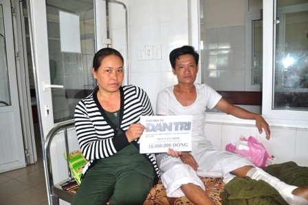 Quỹ Tiếp sức ngư dân bám biển hỗ trợ 10 triệu đồng đến ngư dân Trần Văn Chinh