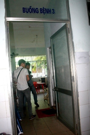 Nhà vệ sinh tại buồng bệnh số 3, nơi phát hiện ông Được tử vong nghi tự tử