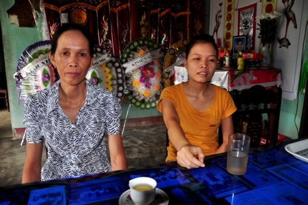 Bà Lan và Hà chia sẻ niềm vui cũng như những khó khăn khi đỗ đại học.