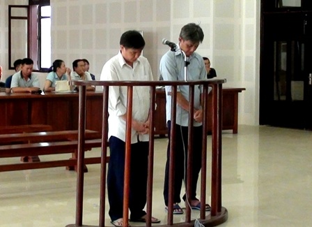 2 bị cáo Nguyễn Thanh Quang và Nguyễn Thanh Châu tại phiên tòa