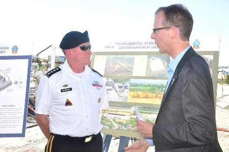 Tổng tham mưu trưởng Liên quân Hoa Kỳ thăm khu tẩy rửa dioxin Đà Nẵng