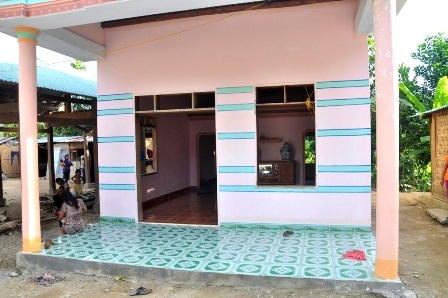 Ngôi nhà đẹp nhất làng của chị ALăng Thị Poói nhưng thiếu cửa