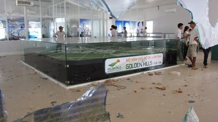 Khởi tố vụ án chém người và phá hoại tài sản tại khu đô thị Golden Hills - 3 Khởi tố vụ án chém người và phá hoại tài sản tại khu đô thị Golden Hills - 3