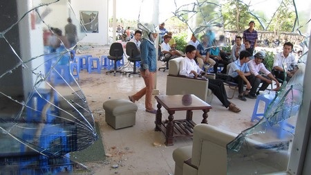 Khởi tố vụ án chém người và phá hoại tài sản tại khu đô thị Golden Hills - 4 Khởi tố vụ án chém người và phá hoại tài sản tại khu đô thị Golden Hills - 4