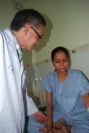 “Cô gái mang gương mặt bà lão” mắc quá nhiều bệnh - 2 “Cô gái mang gương mặt bà lão” mắc quá nhiều bệnh - 2