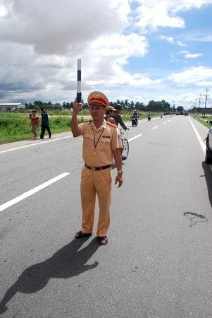 Lũ băng qua QL1A, cấm xe máy và ôtô dưới 7 chỗ lưu thông - 5