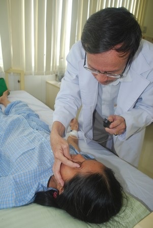 Chưa tìm ra căn nguyên bệnh “biến” cô gái thành bà già - 1 Chưa tìm ra căn nguyên bệnh “biến” cô gái thành bà già - 1