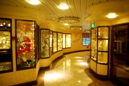 Mục sở thị khách sạn nổi 5 sao “Huyền thoại của biển” - 17 Mục sở thị khách sạn nổi 5 sao “Huyền thoại của biển” - 17