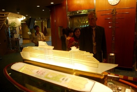 Mục sở thị khách sạn nổi 5 sao “Huyền thoại của biển” - 3 Mục sở thị khách sạn nổi 5 sao “Huyền thoại của biển” - 3